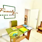 بيت ضيافة Family مارسالا